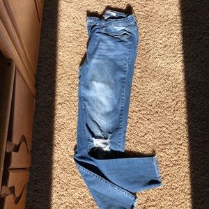 KanCan distressed ankle skinnies